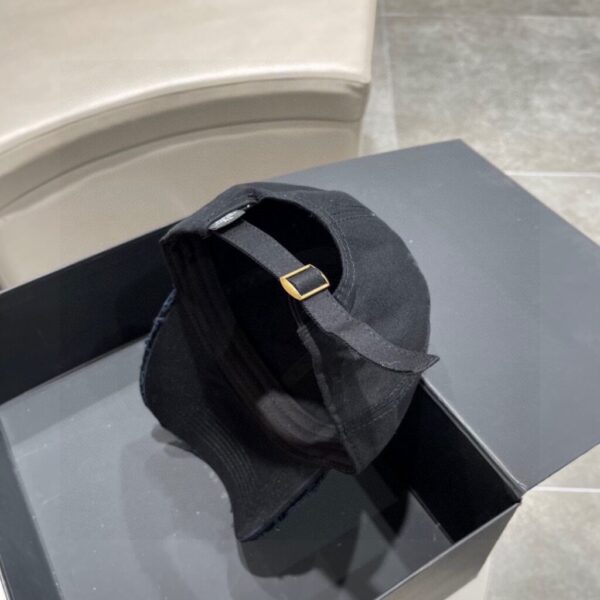 desc_balenciaga-cap_1