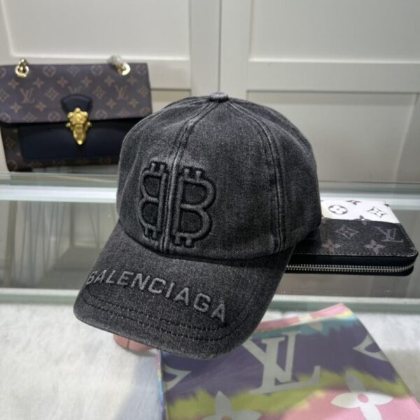 Balenciaga Cap