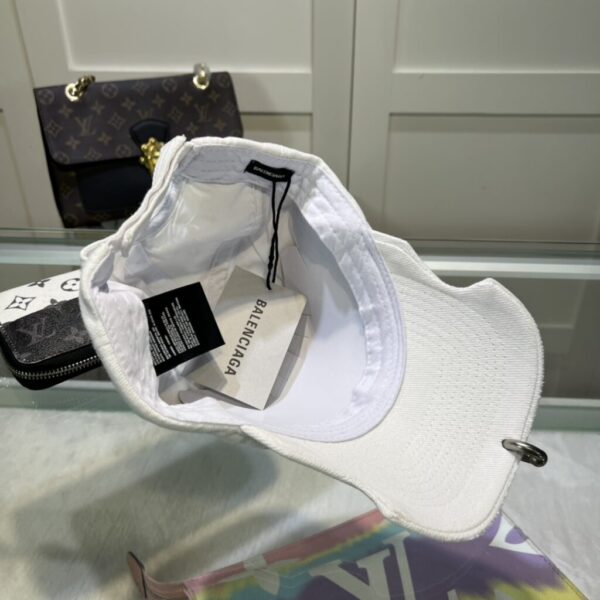 desc_balenciaga-embroideredlogo-sixpanel-cap_2