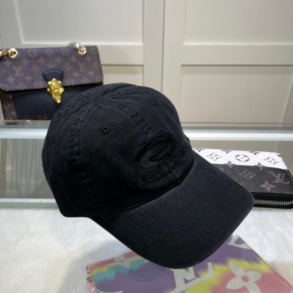 desc_balenciaga-unity-sports-icon-embossed-cap_4