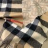 desc_burberry-check-cashmere-reversible-scarf_0