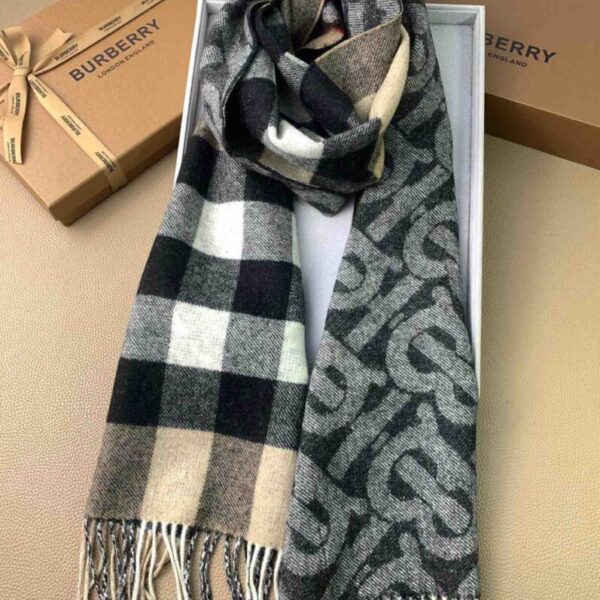 desc_burberry-check-cashmere-reversible-scarf_1