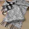 desc_burberry-check-cashmere-reversible-scarf_4