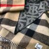 desc_burberry-check-cashmere-reversible-scarf_6