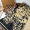 desc_burberry-ekd-cashmere-reversible-scarf_5