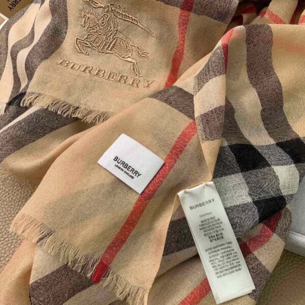 desc_burberry-lightweight-check-wool-silk-scarf_1