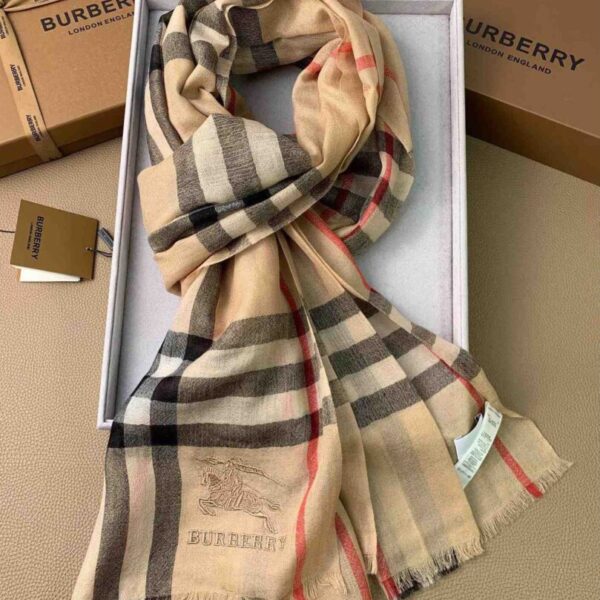 desc_burberry-lightweight-check-wool-silk-scarf_3