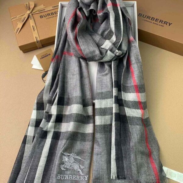 desc_burberry-lightweight-check-wool-silk-scarf_4