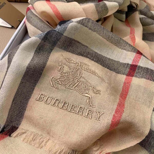 desc_burberry-lightweight-check-wool-silk-scarf_5