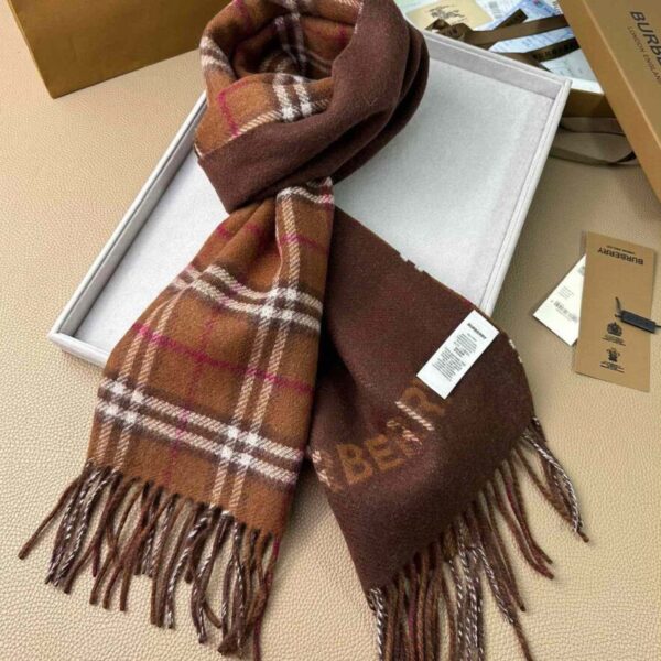 desc_burberry-reversible-check-cashmere-scarf_4