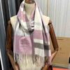 desc_burberry-wool-scarf_4