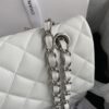 desc_chanel-classic-double-flap-bag_3