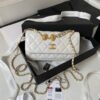 desc_chanel-flap-phone-holder-with-chain_7