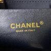 desc_chanel-large-hobo-bag_4