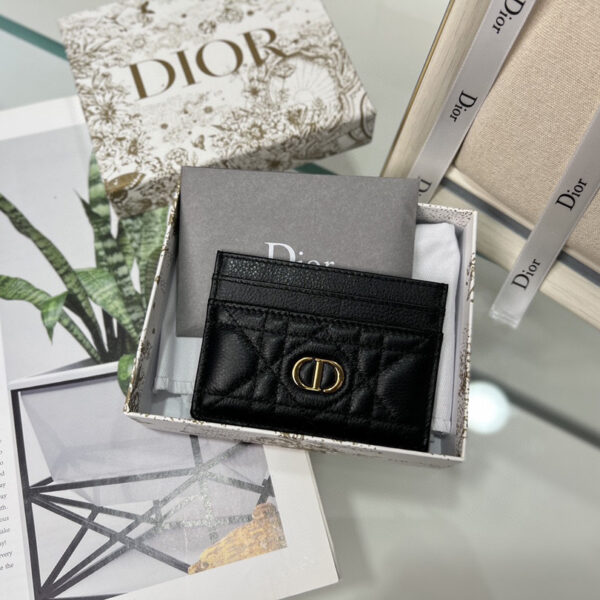 desc_dior-caro-fiveslot-card-holder_6