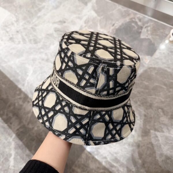 desc_dior-dbobby-macrocannage-small-brim-bucket-hat_7