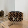 desc_fendi-baguette-brown-sheepskin-bag_0