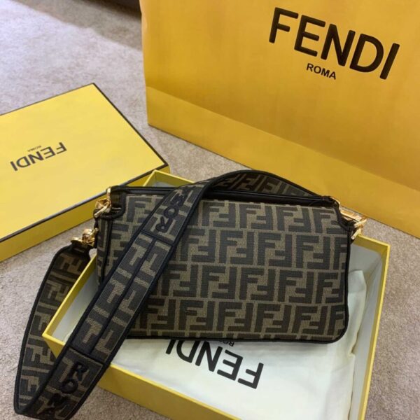 desc_fendi-baguette-jacquard-ff-fabric-bag_0