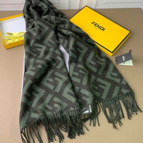 desc_fendi-brown-and-beige-wool-scarf_4