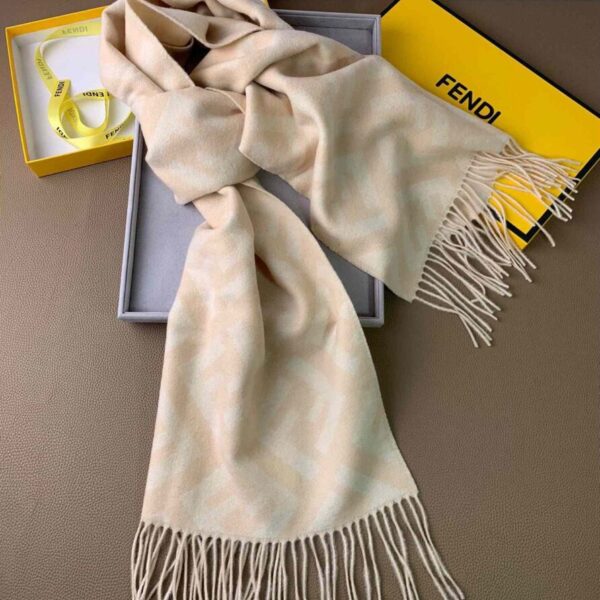 desc_fendi-brown-and-beige-wool-scarf_5