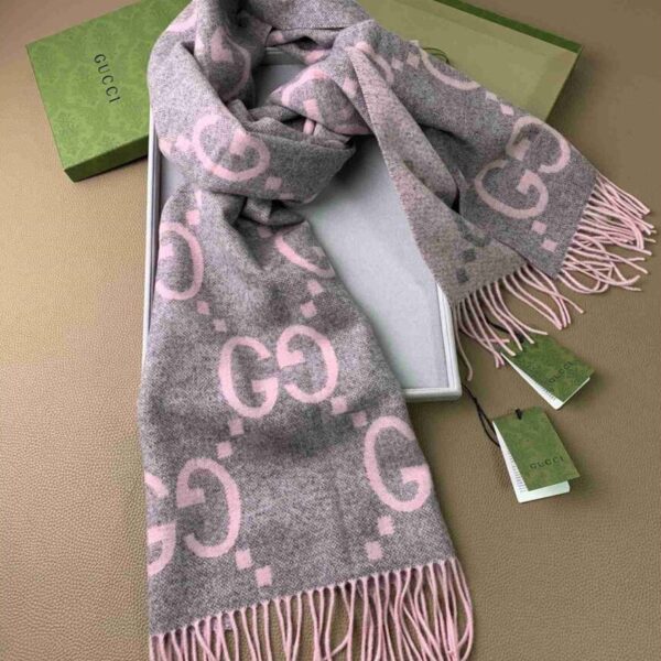 desc_gucci-gg-cashmere-jacquard-scarf_0