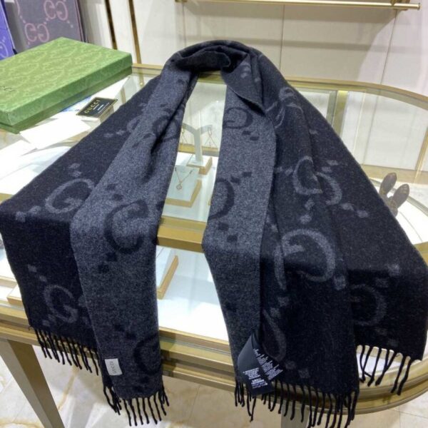 desc_gucci-gg-cashmere-jacquard-scarf_4