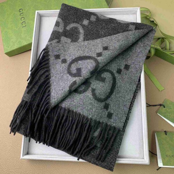 desc_gucci-gg-wool-jacquard-scarf_5