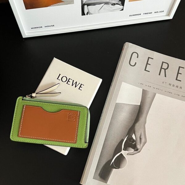 desc_loewe-coin-cardholder-in-soft-grained-calfskin_0