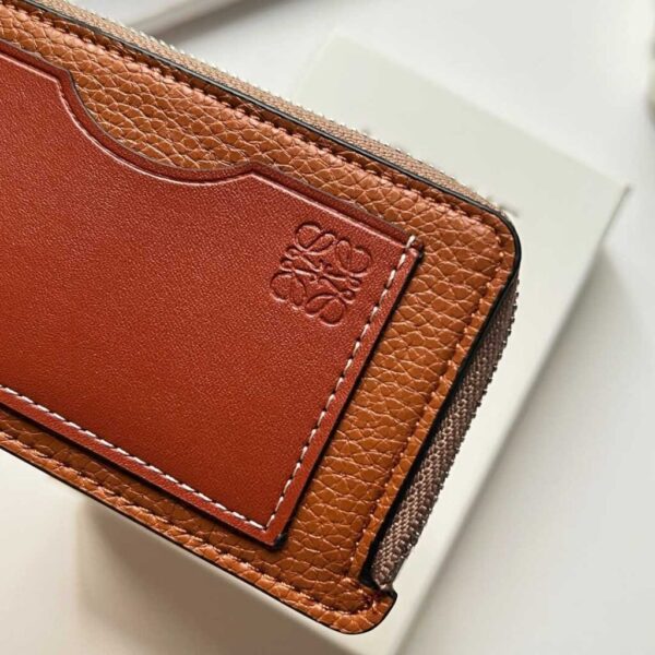 desc_loewe-coin-cardholder-in-soft-grained-calfskin_1