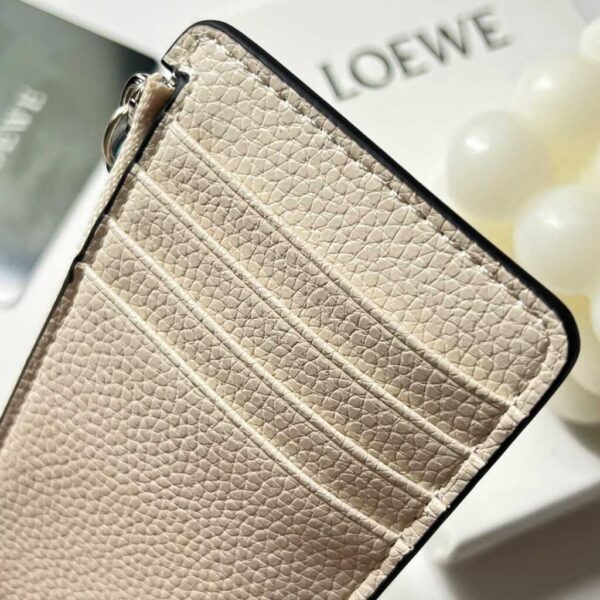 desc_loewe-coin-cardholder-in-soft-grained-calfskin_3