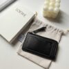 desc_loewe-coin-cardholder-in-soft-grained-calfskin_4