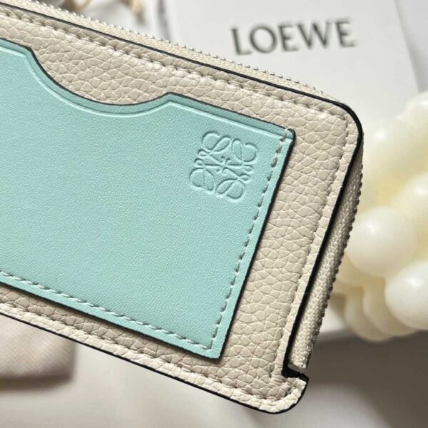 desc_loewe-coin-cardholder-in-soft-grained-calfskin_8