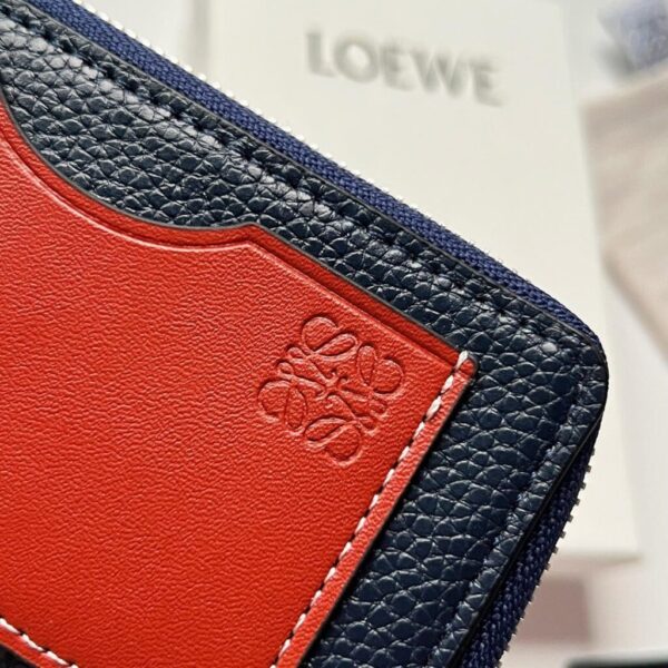 desc_loewe-coin-cardholder-in-soft-grained-calfskin_8