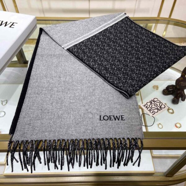 Loewe Scarf In Wool And Cashmere