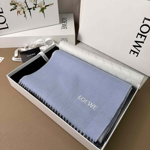 desc_loewe-scarf-in-wool-and-cashmere_2