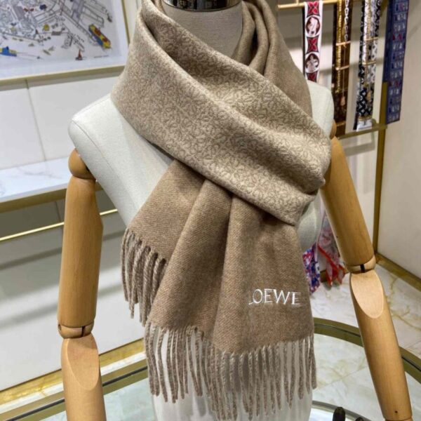 desc_loewe-scarf-in-wool-and-cashmere_2