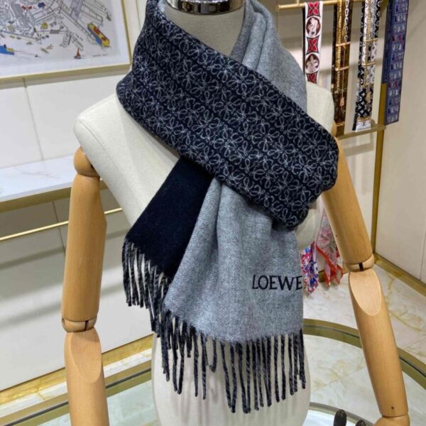 desc_loewe-scarf-in-wool-and-cashmere_2