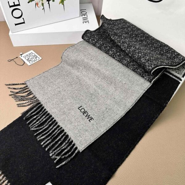 Loewe Scarf In Wool And Cashmere