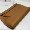 desc_loewe-t-pouch-in-grained-calfskin_3