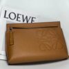 desc_loewe-t-pouch-in-grained-calfskin_7