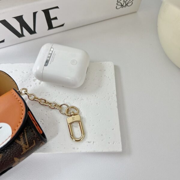 desc_louis-vuitton-cat-earpods-case--gi0862_0