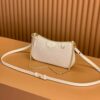 desc_louis-vuitton-easy-pouch-on-strap-191153cm-m81066_3