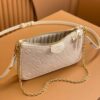 desc_louis-vuitton-easy-pouch-on-strap-191153cm-m81066_5