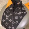 desc_louis-vuitton-fall-for-you-scarf_1