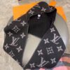 desc_louis-vuitton-fall-for-you-scarf_5