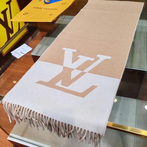 desc_louis-vuitton-graphic-dual-scarf_3