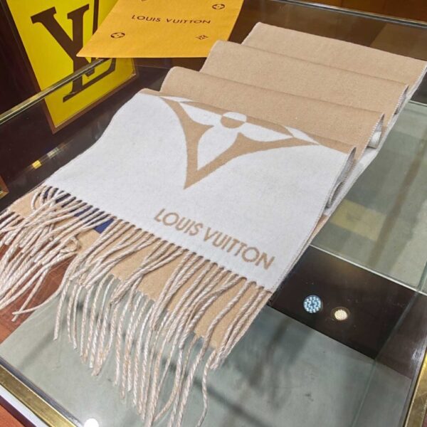 desc_louis-vuitton-graphic-dual-scarf_6