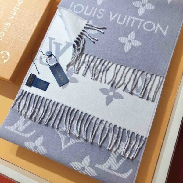 Louis Vuitton LV Essential Scarf