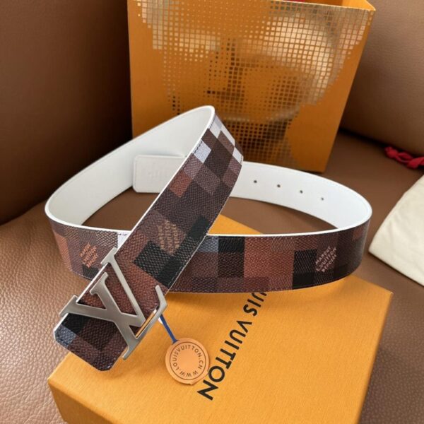 desc_louis-vuitton-lv-initiales-40mm-reversible-belt_0