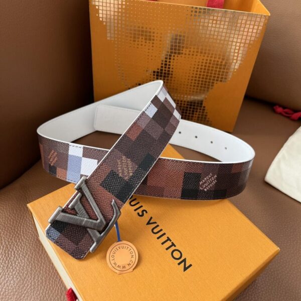 desc_louis-vuitton-lv-initiales-40mm-reversible-belt_5